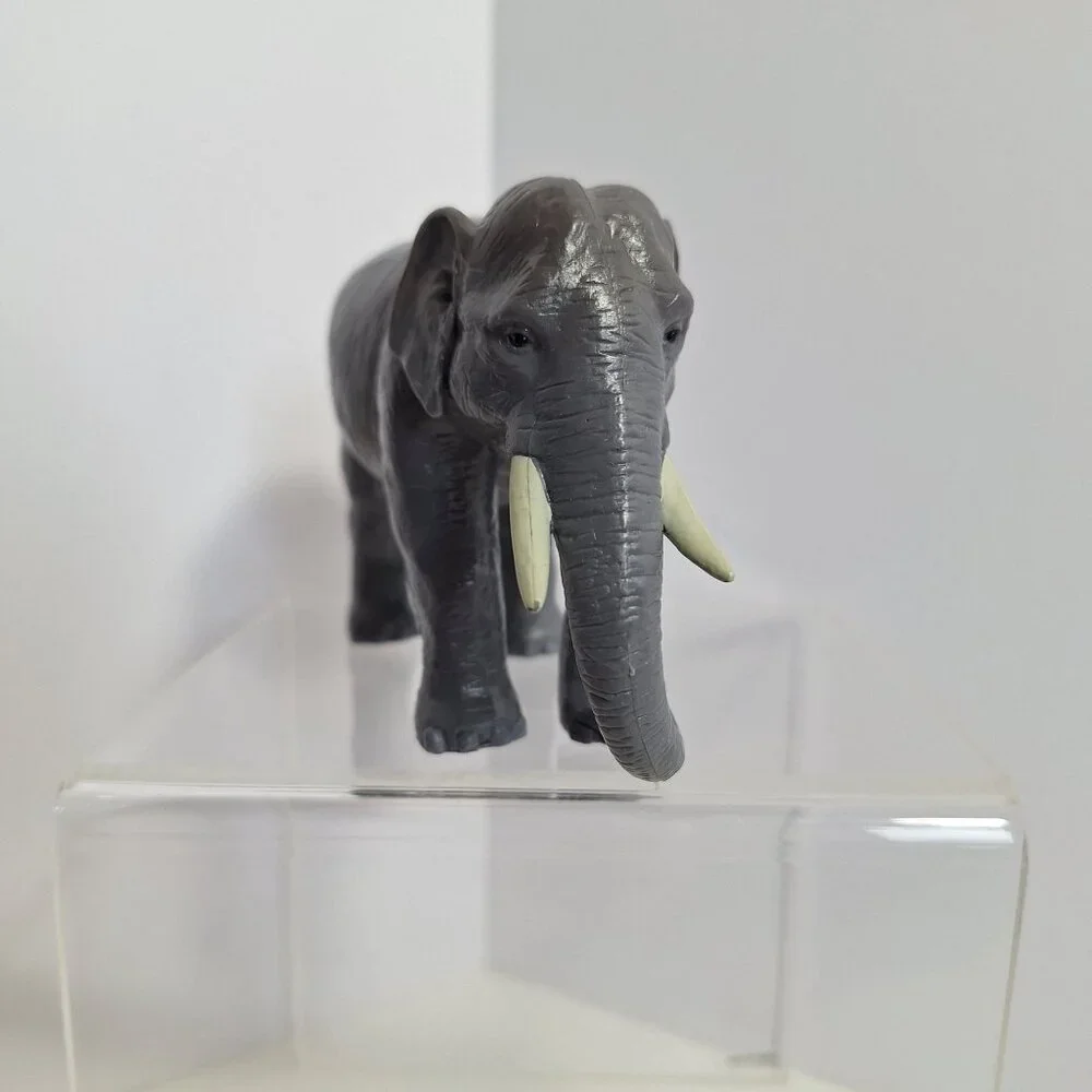 Terra Battat Gray African Elephant Figure 5" PVC Maison Joseph - Picture 3 of 11